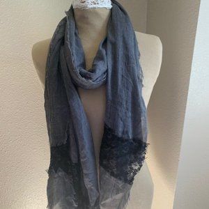 Lightweight scarf with lace trim